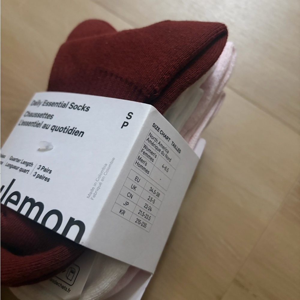 lululemon athletica Women 3-Pack Quarter Socks - Burgundy, Pink, White